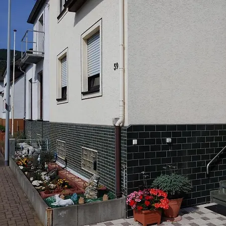 Gaestehaus Rheinburgenblick Kestert Exterior photo